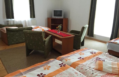Karcag House | Relax at Akácliget Gyógy-és Strandfürdő with Pool & Hot Tub