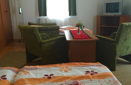 Karcag House | Relax at Akácliget Gyógy-és Strandfürdő with Pool & Hot Tub