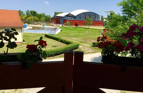 Karcag House | Relax at Akácliget Gyógy-és Strandfürdő with Pool & Hot Tub