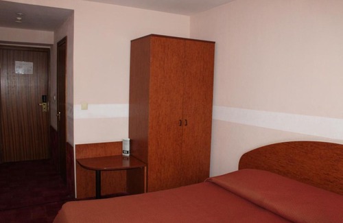 Yakimanka Hotel | Accessible Comfort at Akademicheskaya Hotel – 8/10 Rated Stay