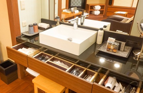 Akankohan Resort | Elegant Akan Tsuruga Bessou HINANOZA with Spa & Dining