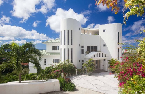 Saline Point Villa | Elegant Akasha Villa with Private Pool and Ocean View