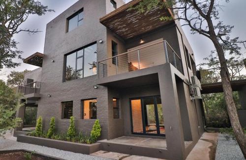 Marloth Park Villa | Experience Akasha by Kruger Nights with Oceanfront Serenity