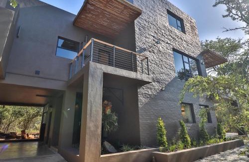 Marloth Park Villa | Experience Akasha by Kruger Nights with Oceanfront Serenity