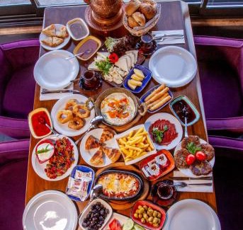 Akcakoca Hotel | Beautiful Akcakoca Eftelya Hotel with Oceanfront Views