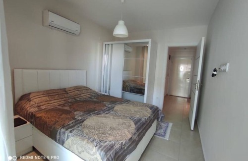 Avsallar Apartment | Relax by the Sea: Enjoy Poolside Bliss Near Akdeniz Beach