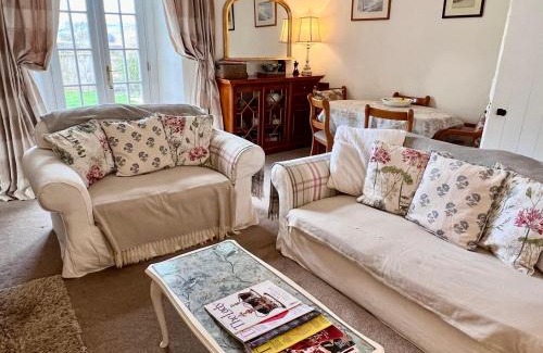Akeld House | Welcoming Akeld Cottage: Pet & Child-Friendly Retreat