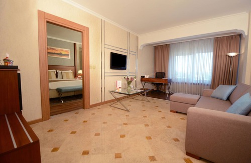 Topkapi Hotel | Explore Akgun Istanbul Hotel: Spa, Pool & Family-Friendly