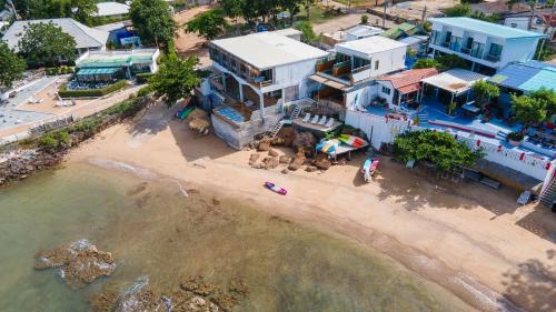 Koh Lan Villa | Beachfront Bliss at Akina Beach Resort KohLarn