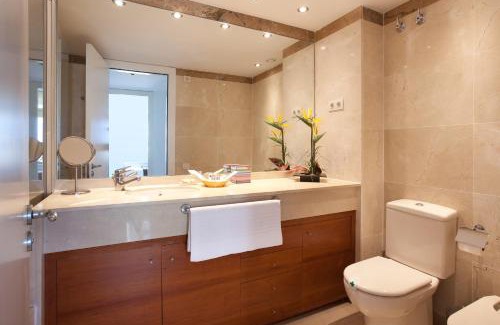 Diagonal Mar i el Front Maritim del Poblenou Apartment | Oceanfront Akira Flats Diagonal Mar Apartments - 4-Star Retreat