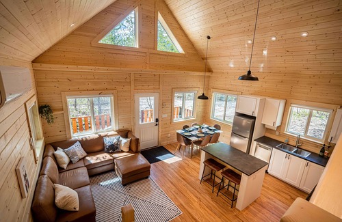Revelstoke Cabin | Discover Akira Lodge: Alpha Mountain Retreat with Sauna