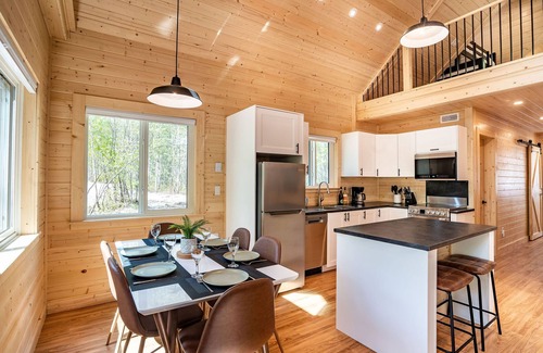 Revelstoke Cabin | Discover Akira Lodge: Alpha Mountain Retreat with Sauna