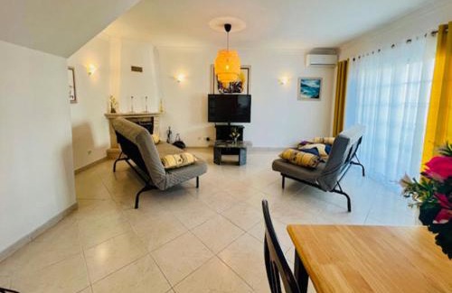Urbanizacao dos Calicos House | Relax at Akivillas Albufeira: Family-Friendly Retreat