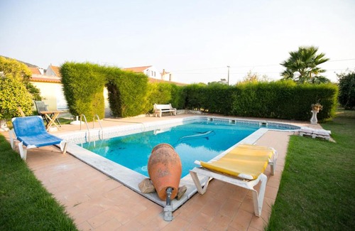 Ferrel Villa | Relax at Akivillas Torres Vedras - Pet Friendly & Pool Access