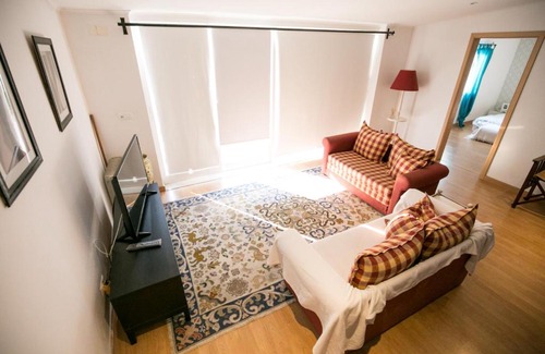 Ferrel Villa | Relax at Akivillas Torres Vedras - Pet Friendly & Pool Access