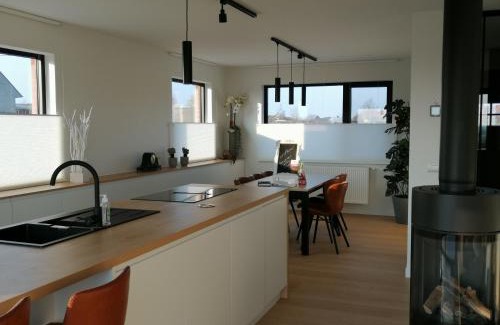 Zandvoorde House | Akkerland: Relaxing Infra-red Sauna & Family-Friendly Amenities