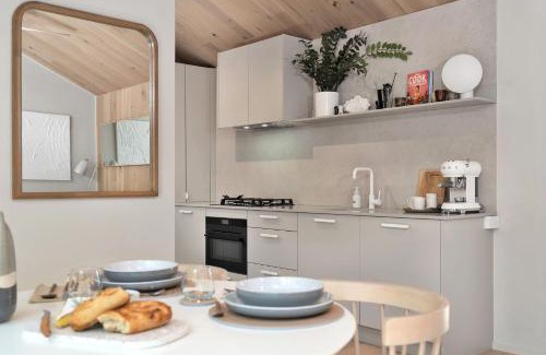 Hyams Beach House | Oceanfront Akora Cabin at Hyams Beach - Rated 9/10