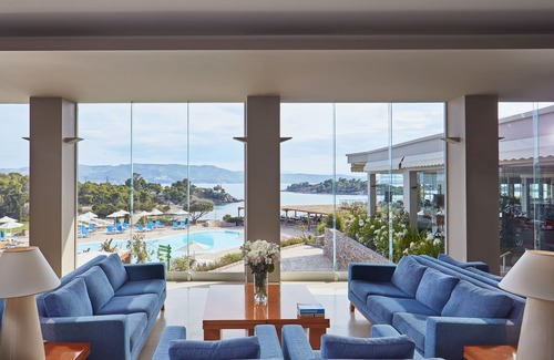 Agii Anargiri Hotel | Discover AKS Hinitsa Bay: Family-Friendly Getaway with Pool
