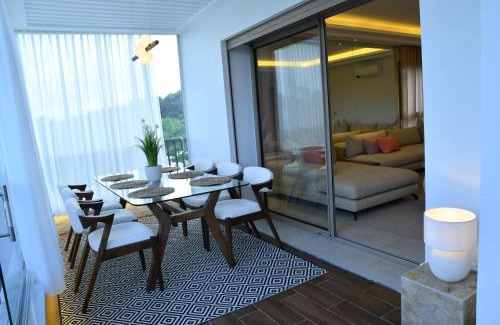 Cabo Negro Apartment | Inviting AKS Home Appart 1 with Oceanfront Pool Access