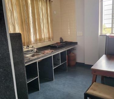 Sangli Apartment | Budget-Friendly Akshay Homestay: Family-Oriented Getaway