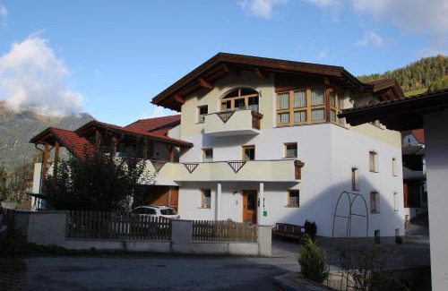 Kauns Apartment | Pet-Friendly Oceanfront Retreat at Aktiv Apart Stöckl