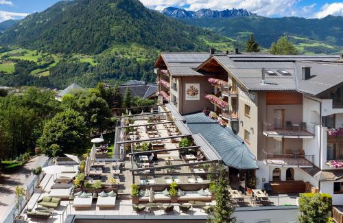 Alpendorf Hotel | Relax at Aktivhotel Alpendorf: Pet-Friendly with Spa & Pool