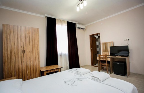 Sokhumi Hotel | Cozy Akua Resort Hotel with Pool & Ocean Views