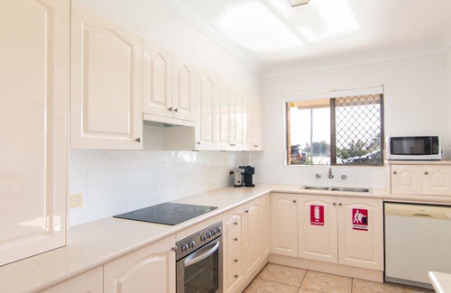 Forster Apartment | Relaxing Akuna Apartment with Ocean and Lake Views