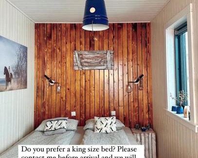 Sveitarfelagid Olfus House | Discover Akurgerði Guesthouse: Country Life Retreat with Hot Tub