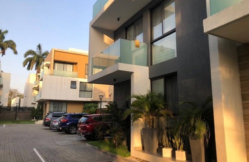 Labadi Condo | AKWAABA: Enjoy Every Moment with Complimentary Breakfast
