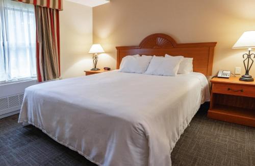 Hogansburg Resort | Relax at Akwesasne Mohawk Casino Resort & Players Inn