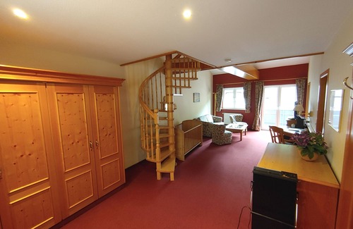 Mainz-Bingen Hotel | Discover AKZENT Hotel Berg's Alte Bauernschänke: 4-Star Retreat