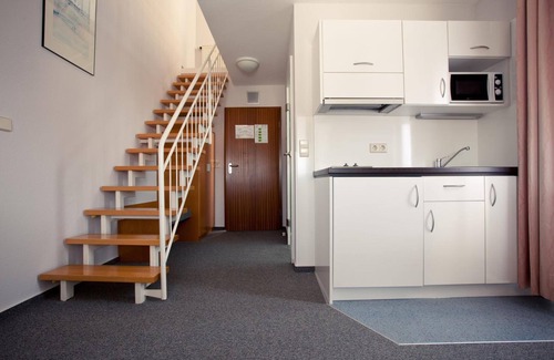 Sindelfingen Hotel | Top-Rated AKZENT Hotel Torgauer Hof with Hot Tub & Dining