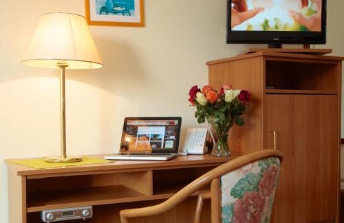 Behringen Hotel | Pet-Friendly Akzent Hotel Zur Grünen Eiche with Great Amenities