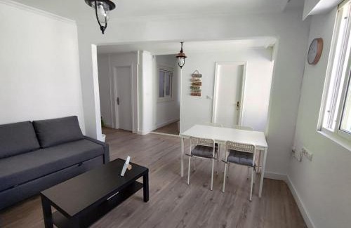 Casco Vello Apartment | Discover Comfort in the Heart of Vigo with Family Options
