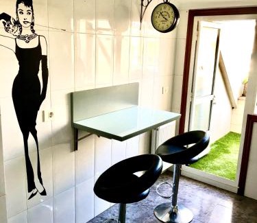 Lavadores Apartment | Experience Modern Comfort in Vigo with Family-Friendly Amenities