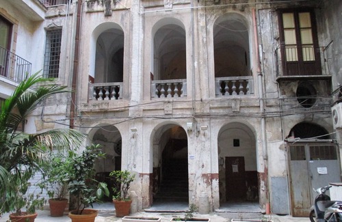 Centro Storico Apartment | Pet-Friendly Retreat in Palermo with Breakfast Included