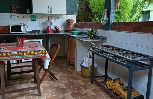 Vargem Grande Cabin | Albergue Feminino. Venha se Hospedar com Segurança em Ambiente Familiar