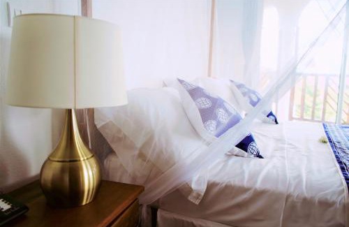 Ngazidja Cabin | Experience Al Camar Lodge: Oceanfront Escape with Pool