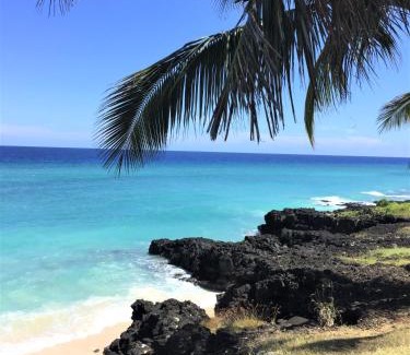 Ngazidja Cabin | Experience Al Camar Lodge: Oceanfront Escape with Pool