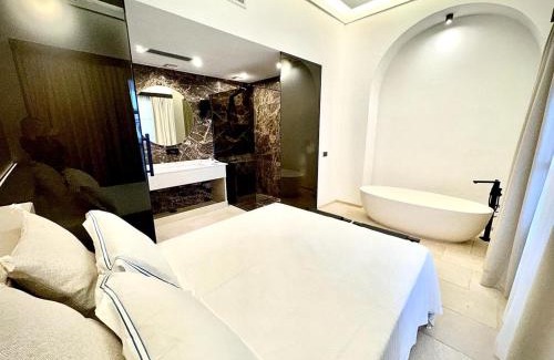 Capri Bed & Breakfast | Experience Al Capri Suite with Hot Tub in Isola di Capri