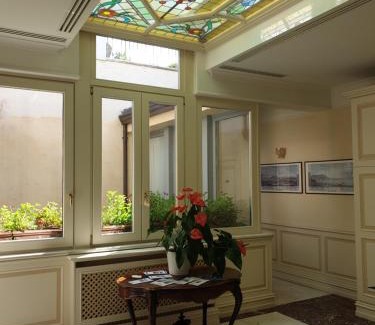 Centro Storico Bed & Breakfast | Experience Al Centro Home: Guest Rated 9/10 with Great Amenities