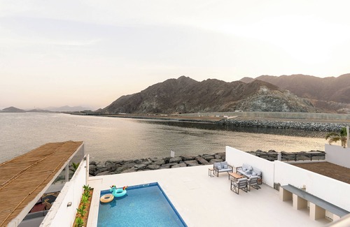 Al-Fujairah Villa | Al Dana Vitamin Sea Villa Spacious 5-bedroom villa in Fujairah with Private pool