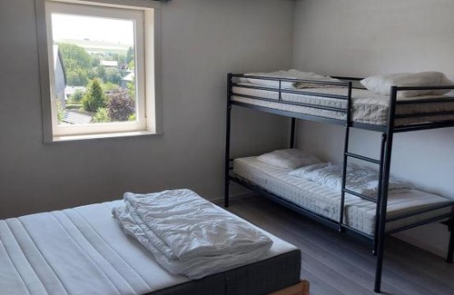 Herbaimont House | Family-Friendly Retreat at Al'fagne de boca with Kitchen
