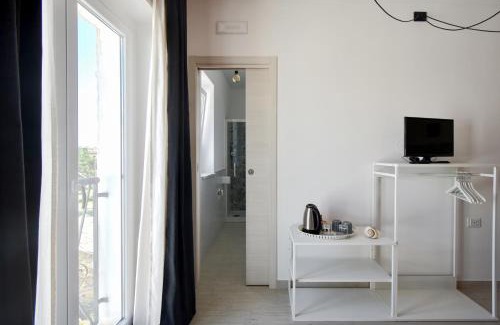 Vasto Bed & Breakfast | Al Faro Bianco B&B: Pet-Friendly Oceanfront Getaway