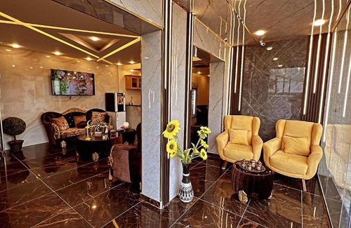 Suwailih Apartment | Relax at Al Farooq Hotel Apartments with Hot Tub & Kitchen