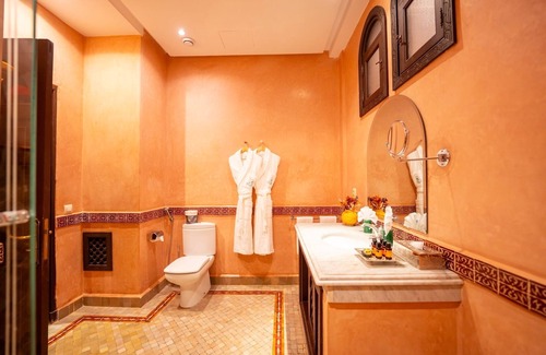 Agdal Hotel | Relax at Al Fassia Aguedal: 4-Star Oasis with Pool & Spa
