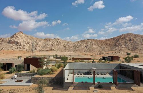 Sharjah Hotel | Tranquil Al Faya Retreat: 5-Star Spa Oasis with Ocean Views
