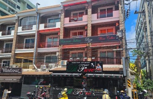 Pratumnak Hill Hotel | Budget-Friendly Lotus Art Guesthouse with Family Amenities
