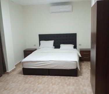 Jabal Al-Hussein Apartment | Comfortable Al Ghadeer Hotel with Family-Friendly Amenities